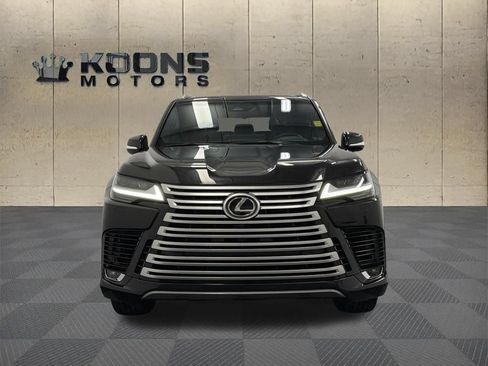 Used 2025 Lexus LX 600 4WD w/ Accessory Package (2T) image 3