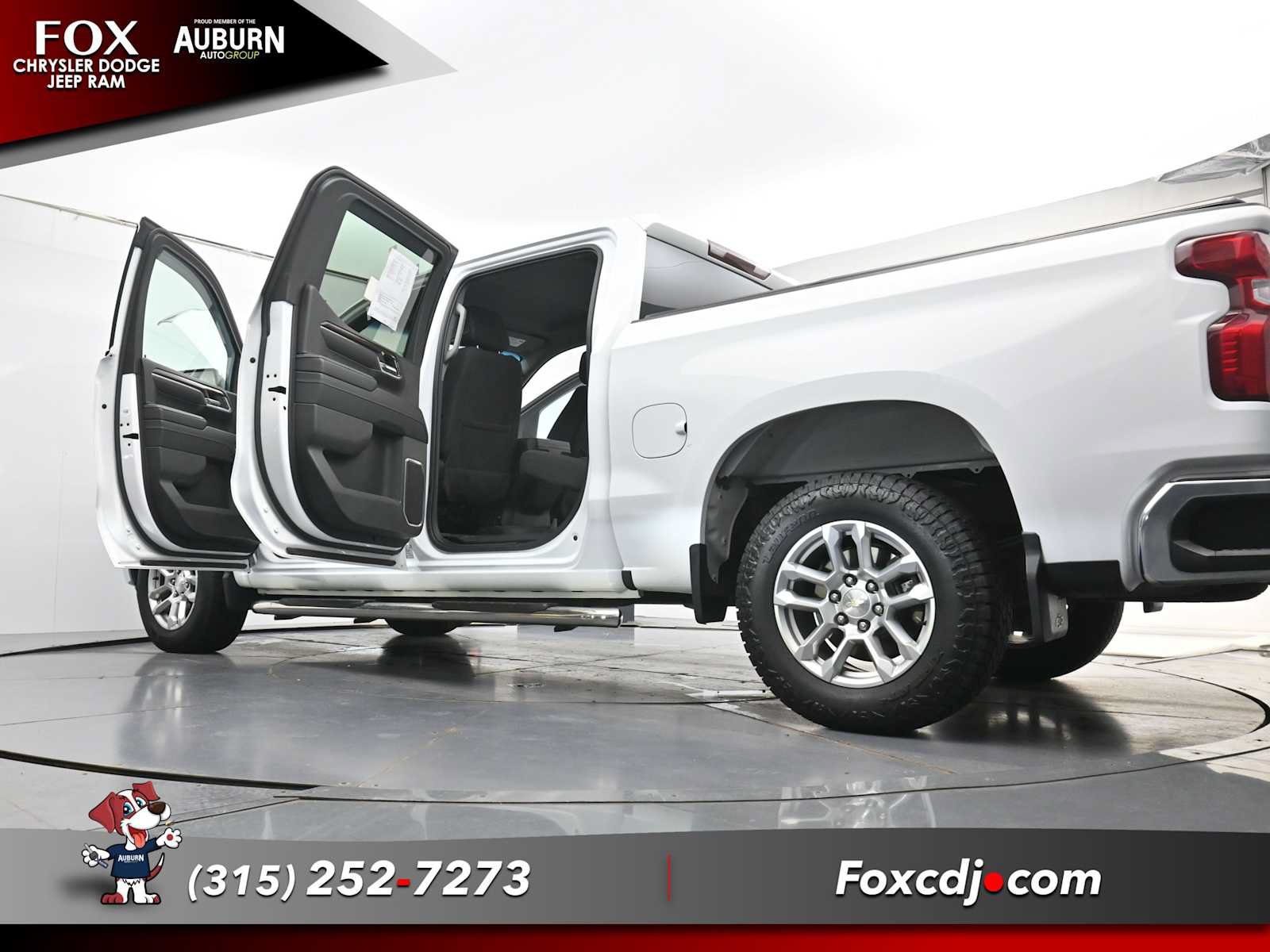 Used 2023 Chevrolet Silverado 1500 LT w/ Z71 Off-Road Package AWD/4WD image 40