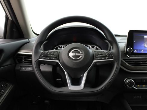 Used 2024 Nissan Altima 2.5 SV FWD image 22