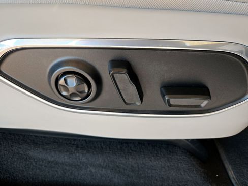 Used 2023 Jeep Wagoneer 2WD w/ Premium Group I image 25