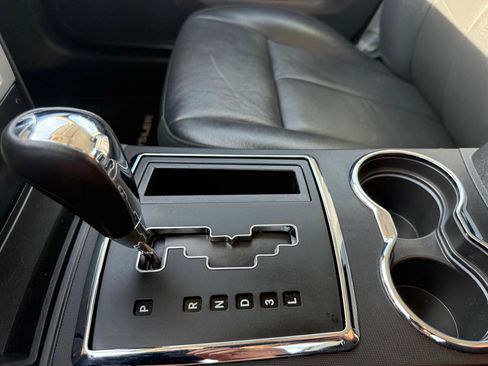 Used 2009 Chrysler 300 Touring RWD image 30