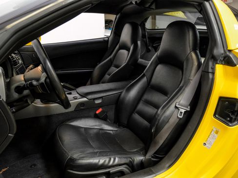 Used 2006 Chevrolet Corvette Coupe w/ Preferred Equipment Group image 27