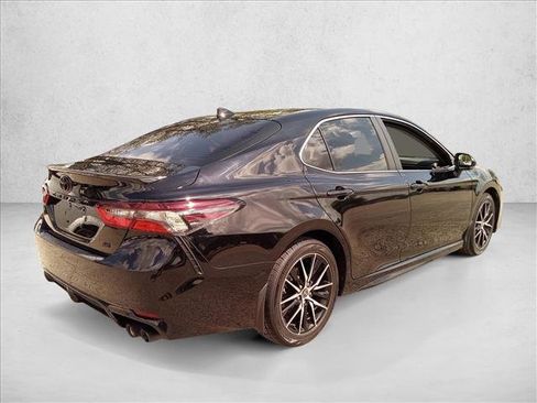 Used 2024 Toyota Camry SE image 5