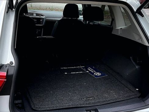 Used 2024 Volkswagen Tiguan SE w/ Panoramic Sunroof Package AWD/4WD image 37