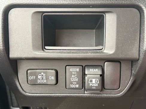 Used 2017 Toyota Tacoma Limited w/ Tow Package image 8