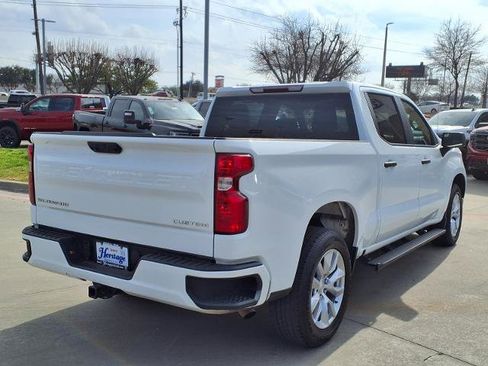 Used 2022 Chevrolet Silverado 1500 Custom image 3