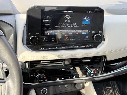 Used 2023 Nissan Rogue SL w/ SL Premium Package image 11