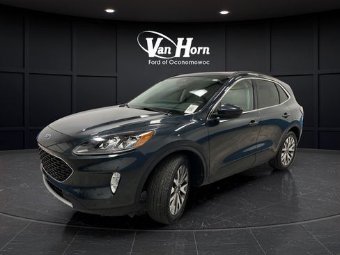 Used 2022 Ford Escape Titanium AWD/4WD image 4