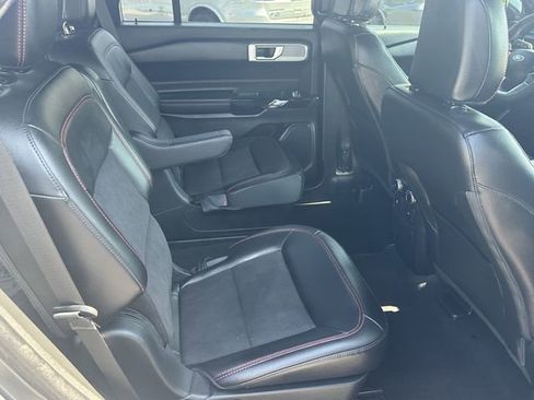 Used 2024 Ford Explorer ST-Line w/ Class IV Trailer Tow Package image 15