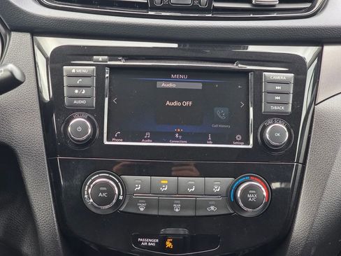 Used 2022 Nissan Rogue Sport S image 12