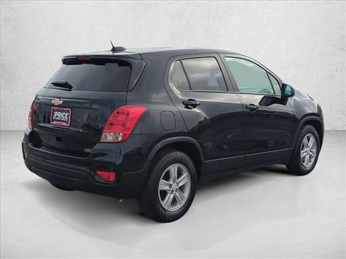 Used 2022 Chevrolet Trax LS w/ Tint and Cruise Package image 5