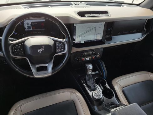 Used 2023 Ford Bronco Wildtrak image 13