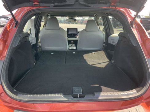 Used 2019 Toyota Corolla SE w/ Carpet Mat Package FWD image 12