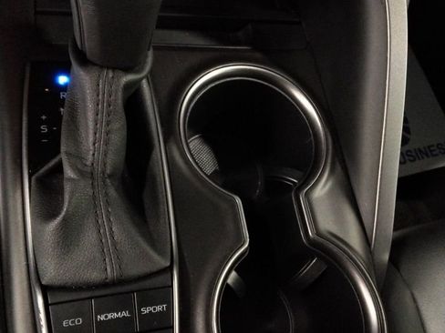 Used 2024 Toyota Camry SE image 18