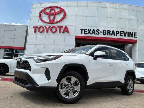 Used 2023 Toyota RAV4 XLE FWD image 2