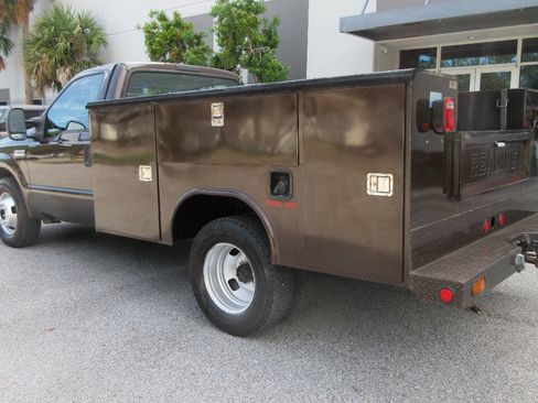 Used 2007 Ford F350 XL image 3