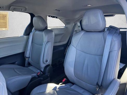 Certified 2022 Toyota Sienna Limited image 20