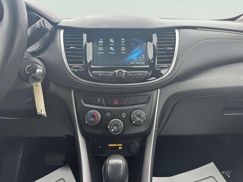 Used 2017 Chevrolet Trax LS AWD/4WD image 27