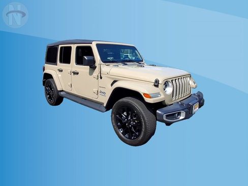 Used 2022 Jeep Wrangler Unlimited Sahara AWD/4WD image 2