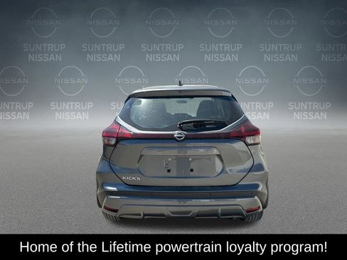 Used 2025 Nissan Kicks Play S FWD image 5