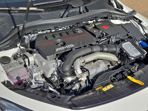 New 2026 Mercedes-Benz GLA 35 AMG 4MATIC image 10