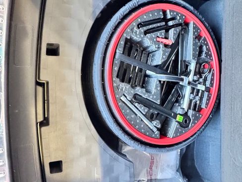 Used 2023 Porsche Cayenne Platinum Edition image 15