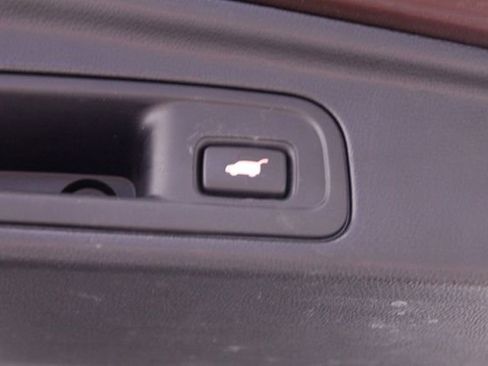 Used 2022 Honda Pilot Touring image 24