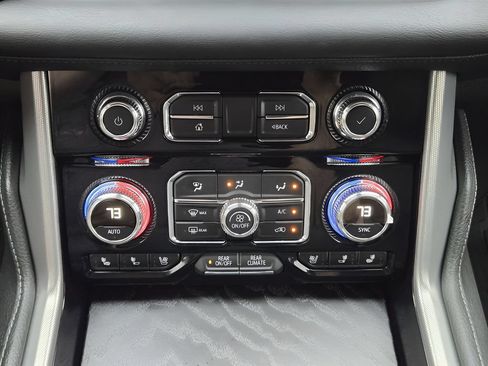 Used 2024 GMC Yukon Denali w/ LPO, Floor Liner Package AWD/4WD image 16