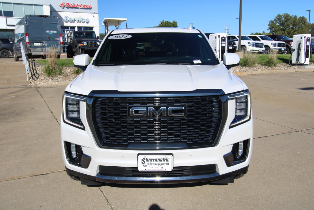 Used 2024 GMC Yukon XL Denali Ultimate AWD/4WD image 2