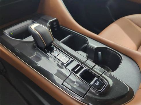 Certified 2025 Toyota Crown Signia AWD/4WD image 17