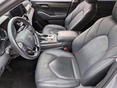 Used 2021 Toyota Highlander Limited AWD/4WD image 15
