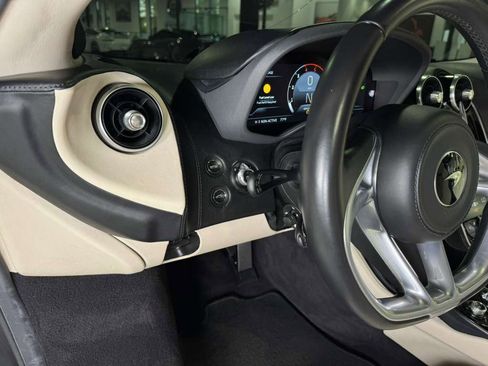 Used 2020 McLaren GT image 33