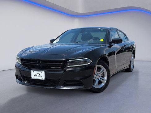 Used 2023 Dodge Charger SXT RWD image 2
