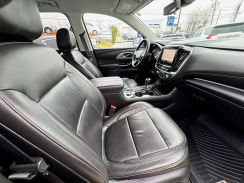Used 2020 Chevrolet Traverse RS FWD image 11