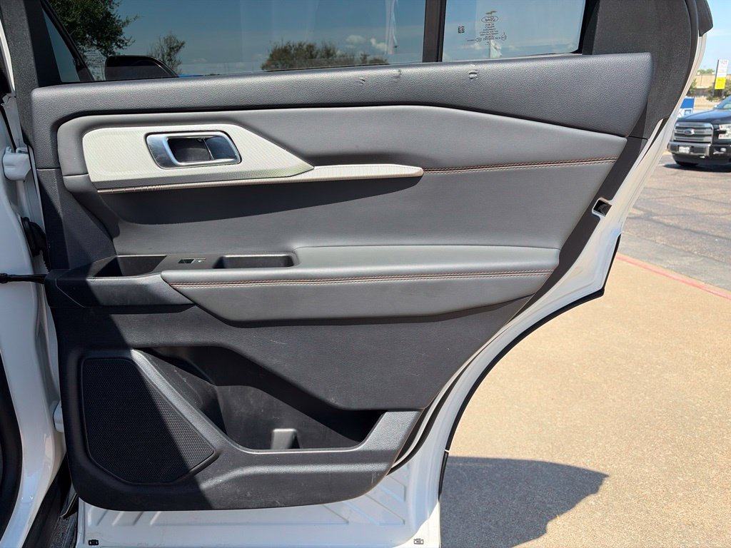 Certified 2025 Ford Explorer Active RWD image 13