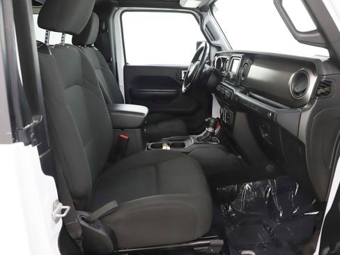 Used 2020 Jeep Wrangler Sport image 13