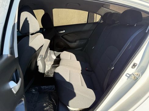 Used 2018 Kia Forte LX FWD image 15