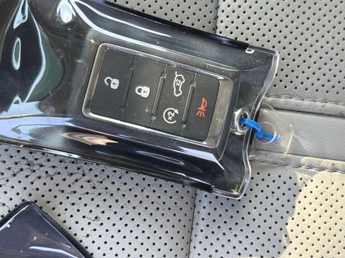 Used 2023 Jeep Wagoneer Series III w/ Preferred Equipment Group RWD image 38
