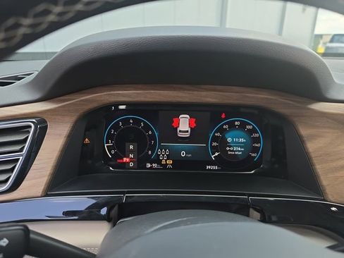 Used 2024 Volkswagen Atlas SE w/ Panoramic Sunroof Package FWD image 10