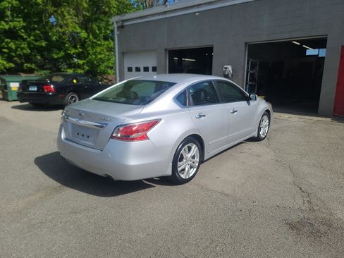 Used 2015 Nissan Altima 3.5 SL FWD image 7