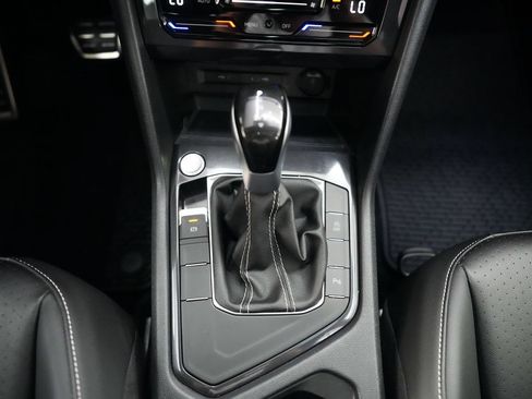 Used 2024 Volkswagen Tiguan SE R-Line FWD image 27