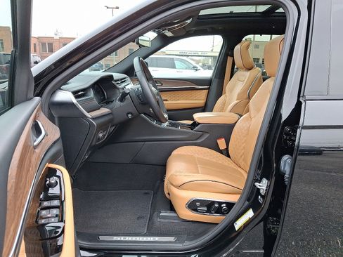 Used 2021 Jeep Grand Cherokee L Summit w/ Advanced Protech Group IV image 16