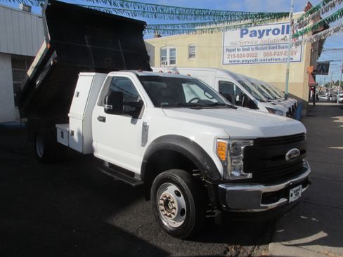 Used 2017 Ford F550 4x4 Regular Cab Super Duty image 3