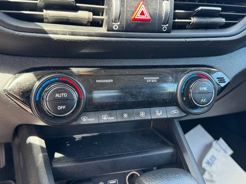 Used 2019 Kia Forte LXS FWD image 10
