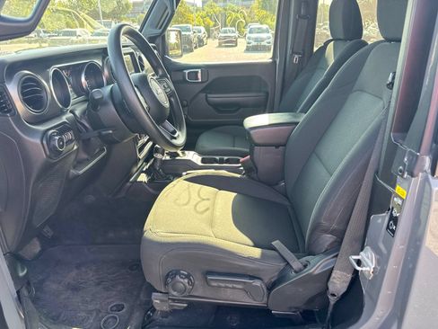 Used 2022 Jeep Wrangler Sport AWD/4WD image 12