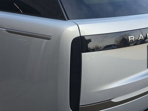 Used 2024 Land Rover Range Rover SE image 33