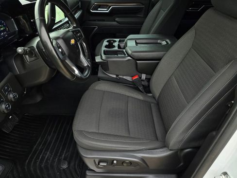 Used 2025 Chevrolet Silverado 2500 LT w/ Convenience Package image 25