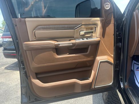 Used 2022 RAM 2500 Limited AWD/4WD image 23