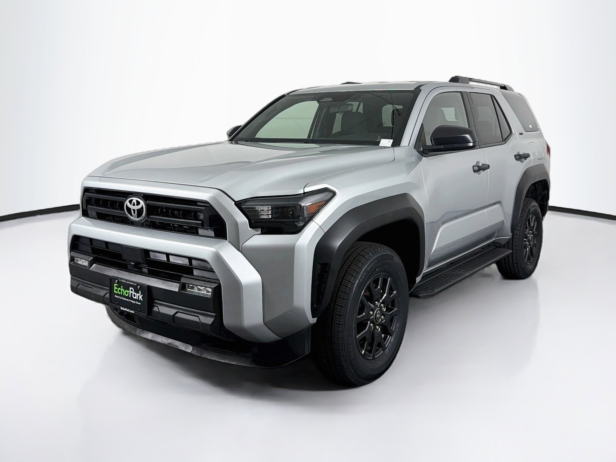Used 2025 Toyota 4Runner SR5 AWD/4WD image 3
