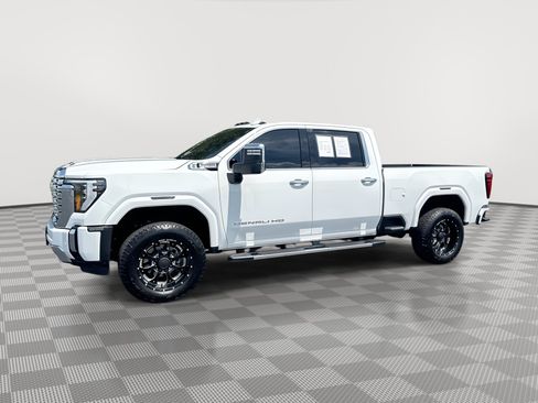 Used 2025 GMC Sierra 2500 Denali w/ Denali Reserve Package AWD/4WD image 1